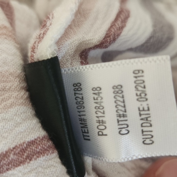 Torrid Rayon Crepe Tie-front Dolman Striped V-Neck Button-Down Top Size 1 - Picture 6 of 9